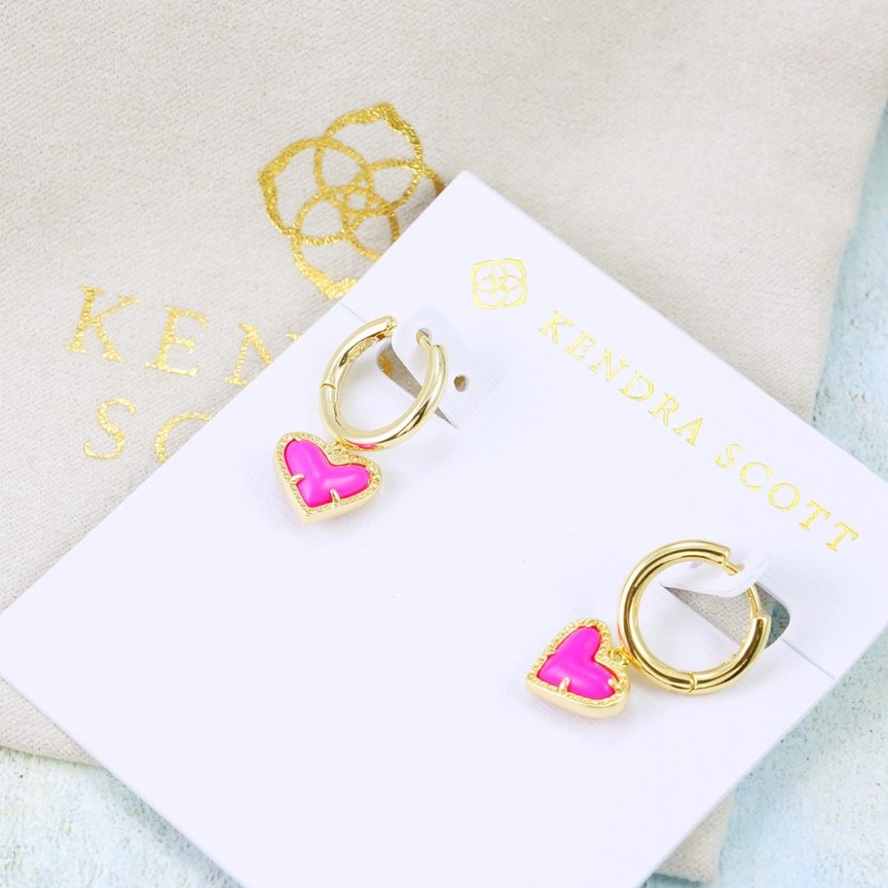 Kendra Scott Ari Heart Huggie Magenta Magnesite Earrings Gold Plated - Picture 3 of 7